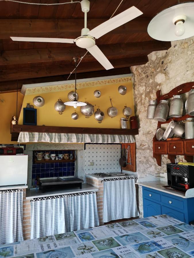 Bed and Breakfast East Wind Medea Exterior foto