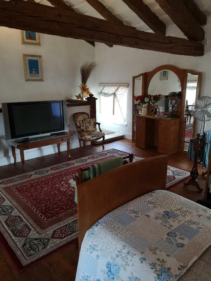 Bed and Breakfast East Wind Medea Exterior foto